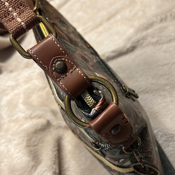 SAKROOTS Artist Circle City Crossbody - Picture 16 of 17